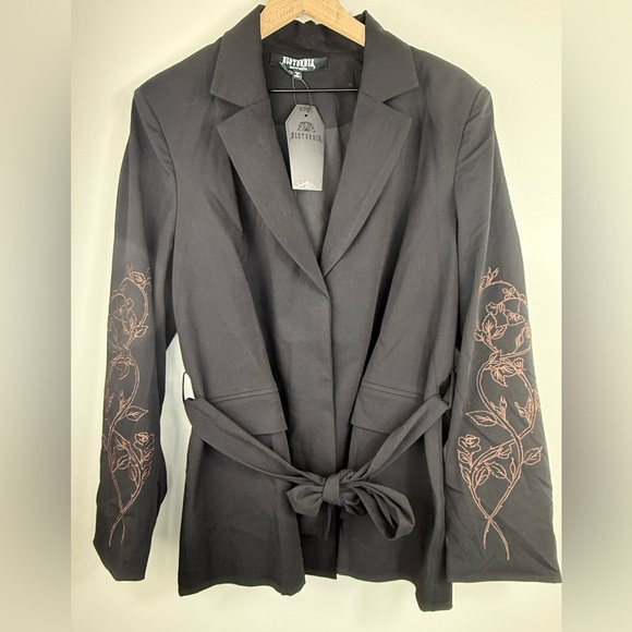 Disturbia Renita Embroidered Belted Blazer - Picture 4 of 11